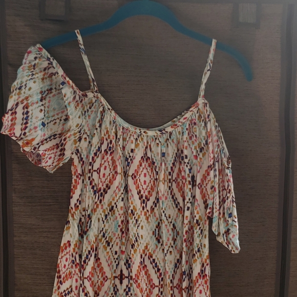 Cold Shoulder Shirt - Picture 3 of 7